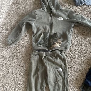 The north face outfit size 3T